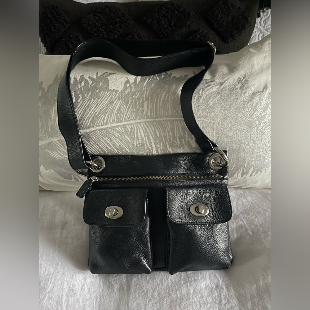DANIER-BNWOT-Black Leather Crossbody Bag